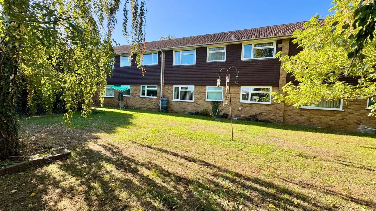 Avon Court, Netley Abbey, SO31, photo 17