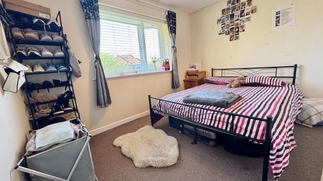 Avon Court, Netley Abbey, SO31, photo 11