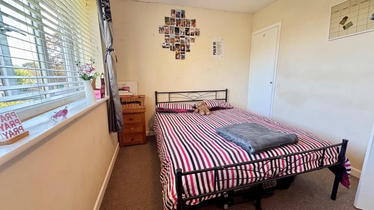 Avon Court, Netley Abbey, SO31, photo 9