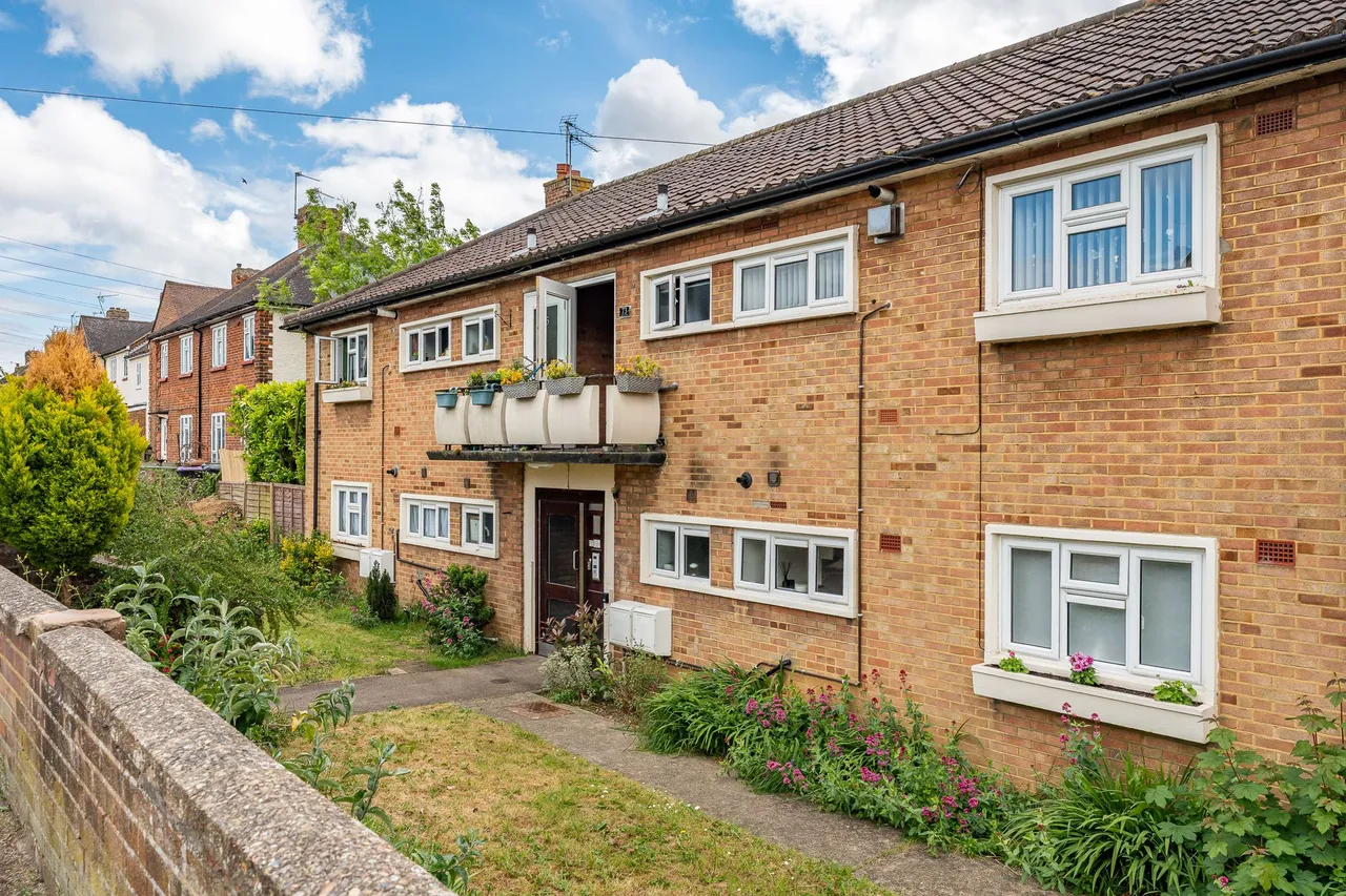1 bed flat for sale — Trinity Road, Ware, SG12 7DD