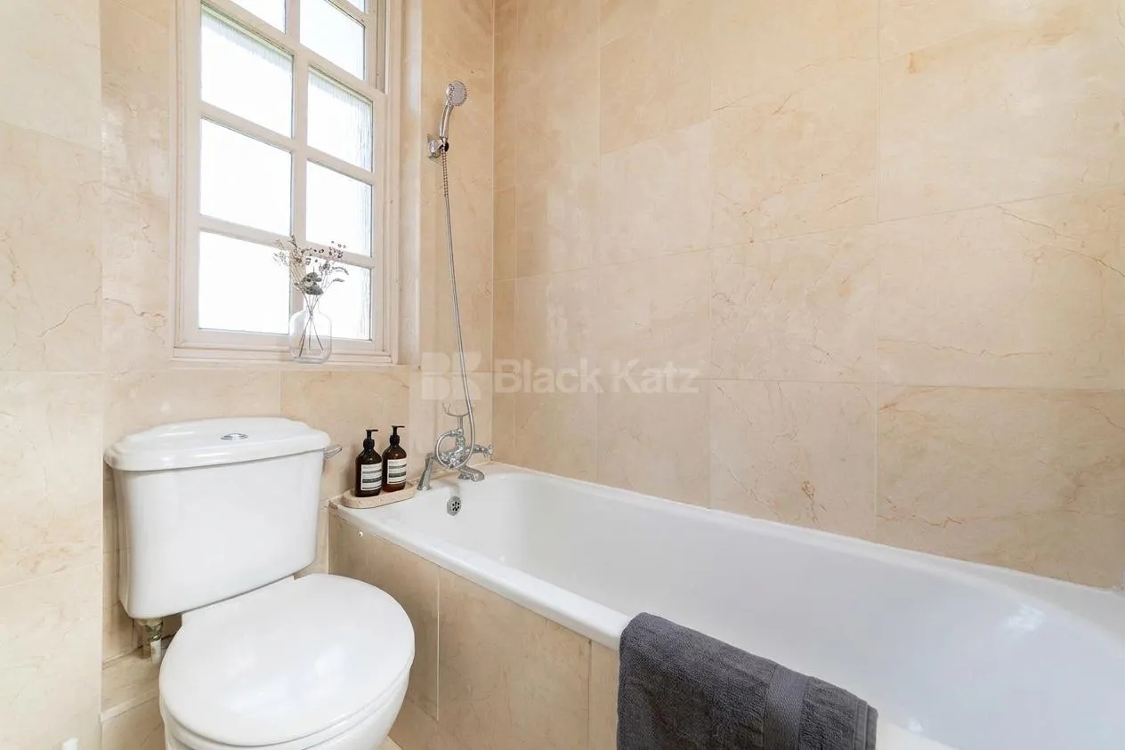 Newsholme Drive, Winchmore hill, N21, photo 6