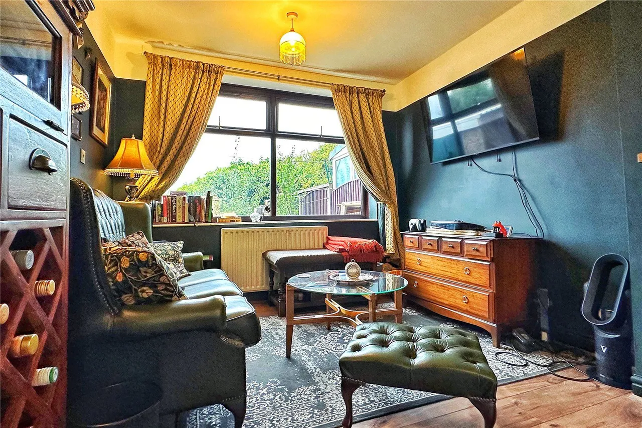 Stockport Road, Denton, M34, photo 3