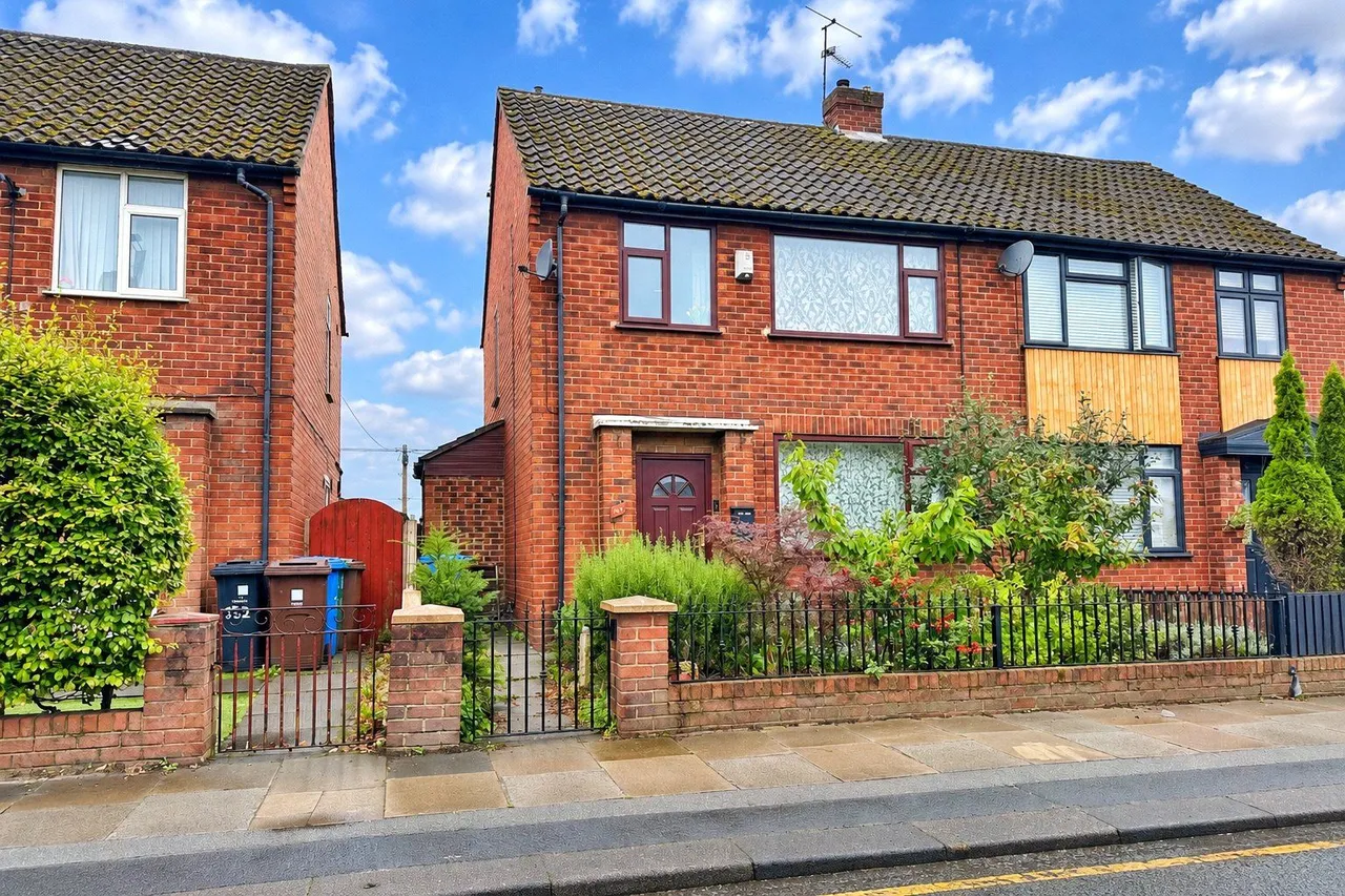 Stockport Road, Denton, M34, photo 25
