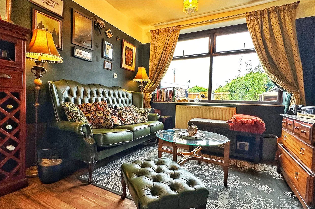 Stockport Road, Denton, M34, photo 2