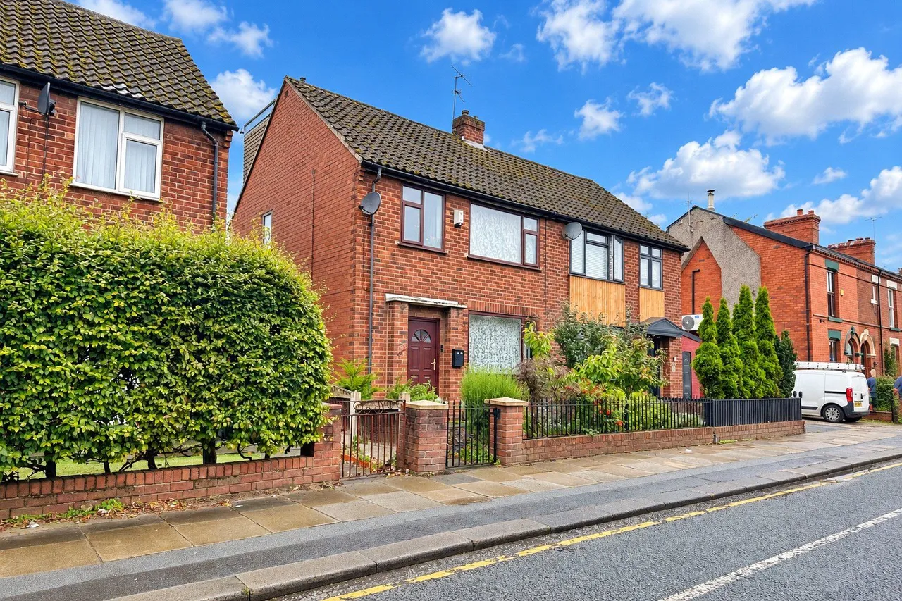 4 bed house for sale, Stockport Road, Denton, M34