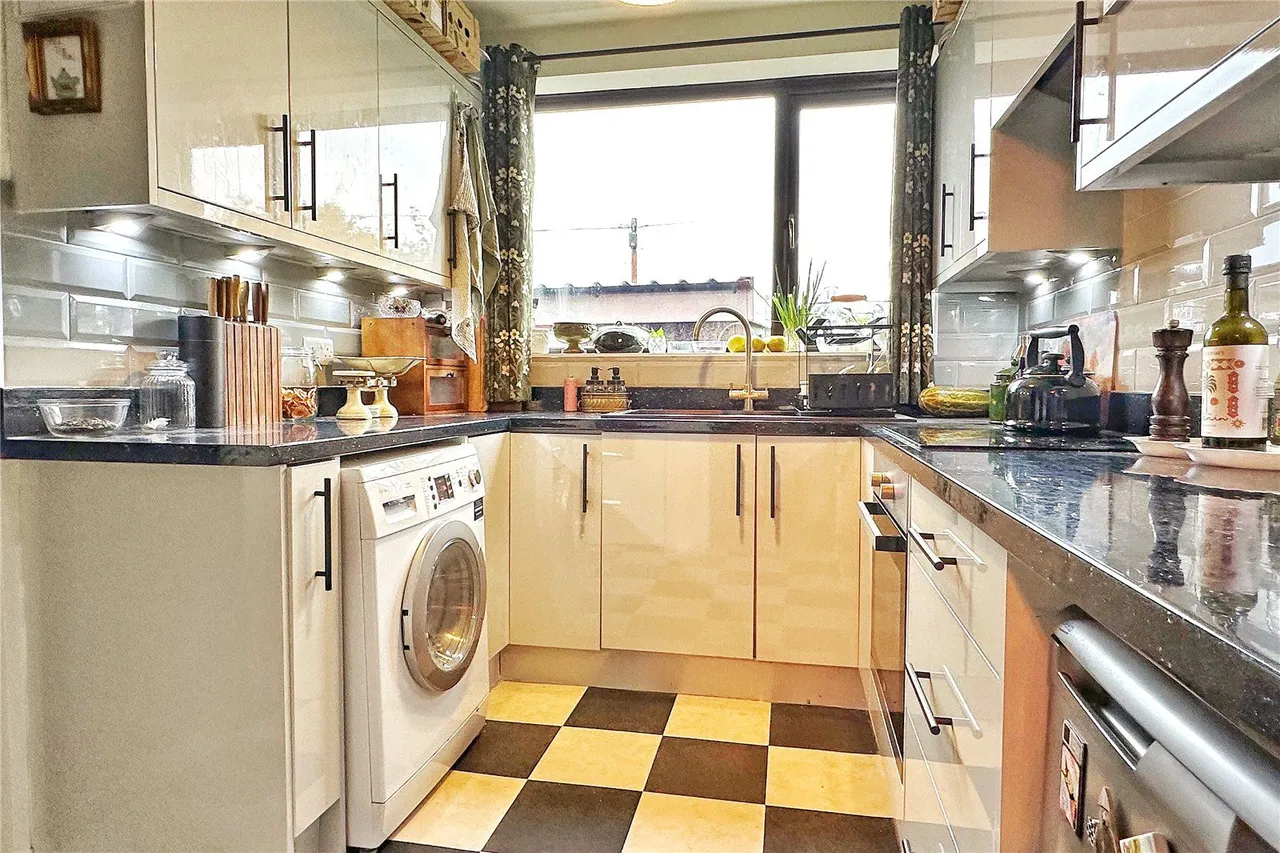 Stockport Road, Denton, M34, photo 9
