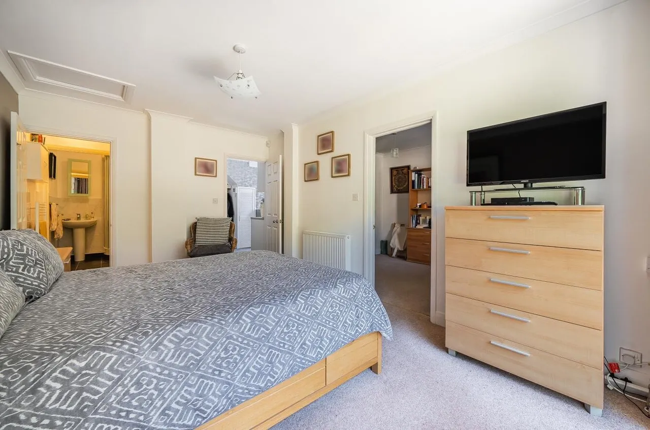Reigate Road, Epsom, KT17 3DR, photo 12