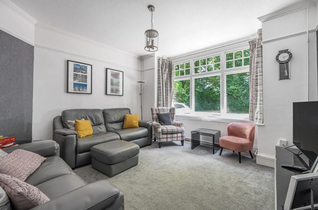 Reigate Road, Epsom, KT17 3DR, photo 5