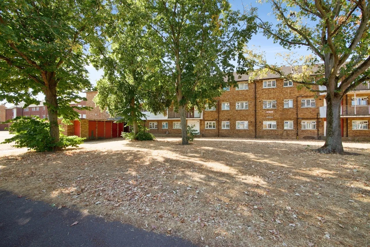 1 bed flat for sale — Padnall Road, Essex, RM6