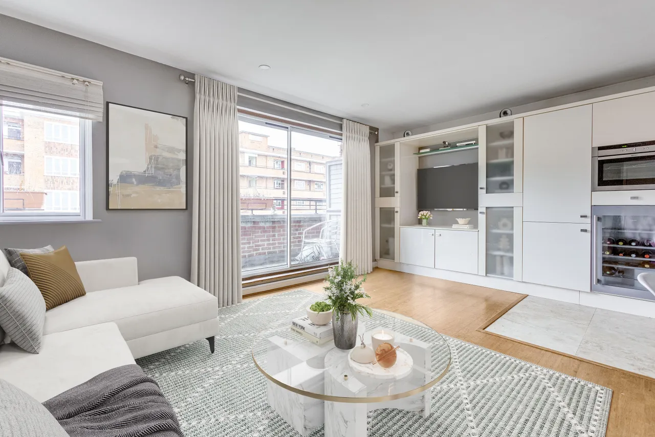 2 bed flat for sale, Mill Pond Close, London, SW8