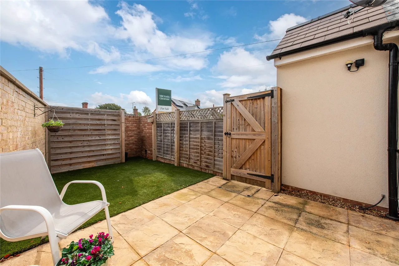 High Street, Stoke Goldington, MK16, photo 5