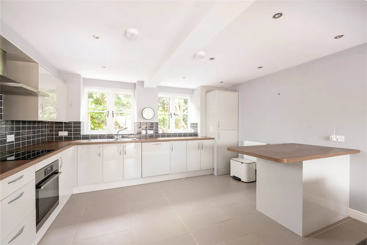 High Street, Stoke Goldington, MK16, photo 6