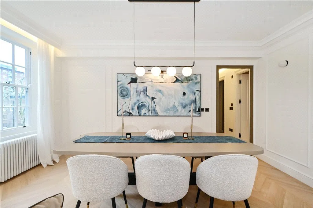 Portman Square, Marylebone, W1H, photo 2