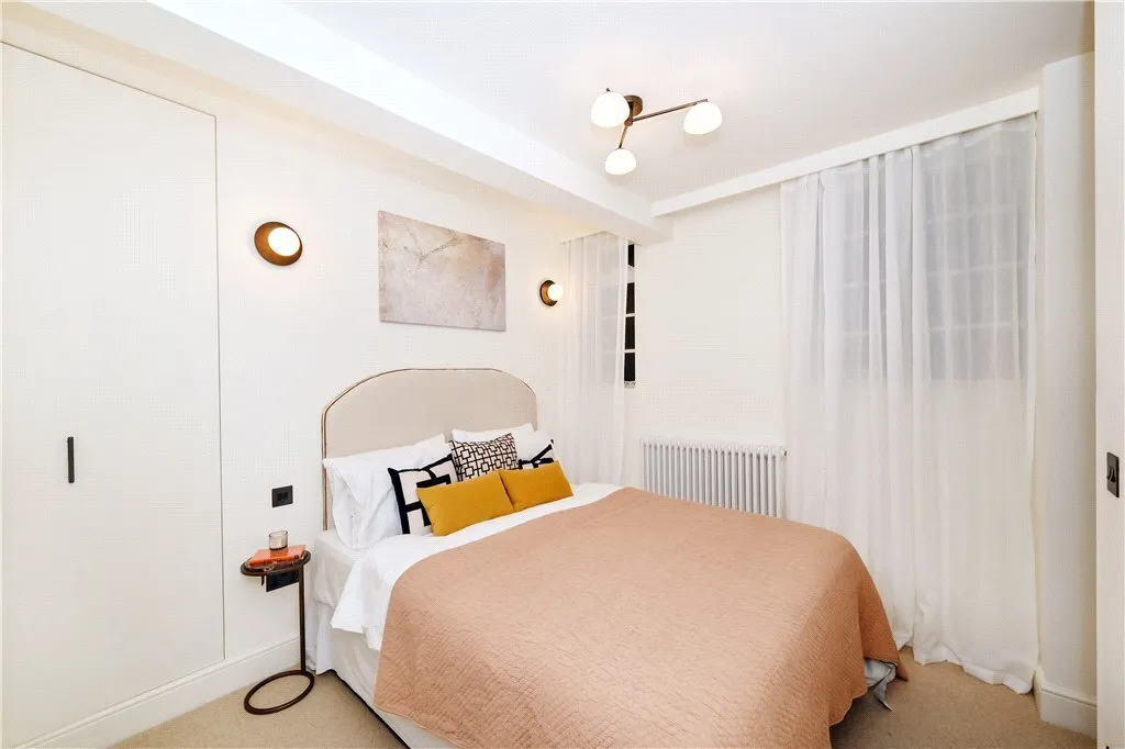 Portman Square, Marylebone, W1H, photo 10