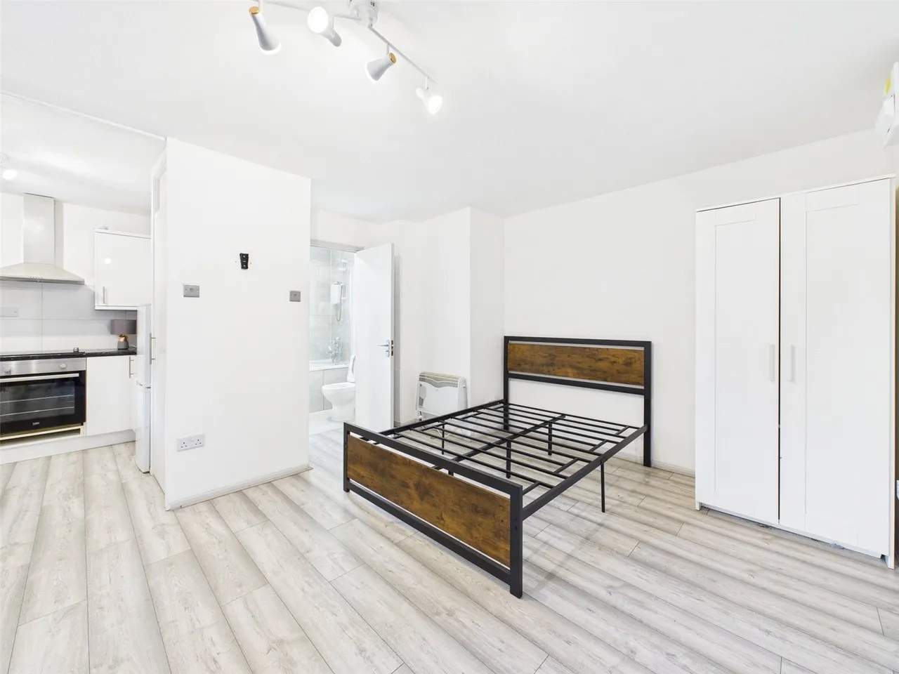 Kilberry Close, Isleworth, TW7, photo 2
