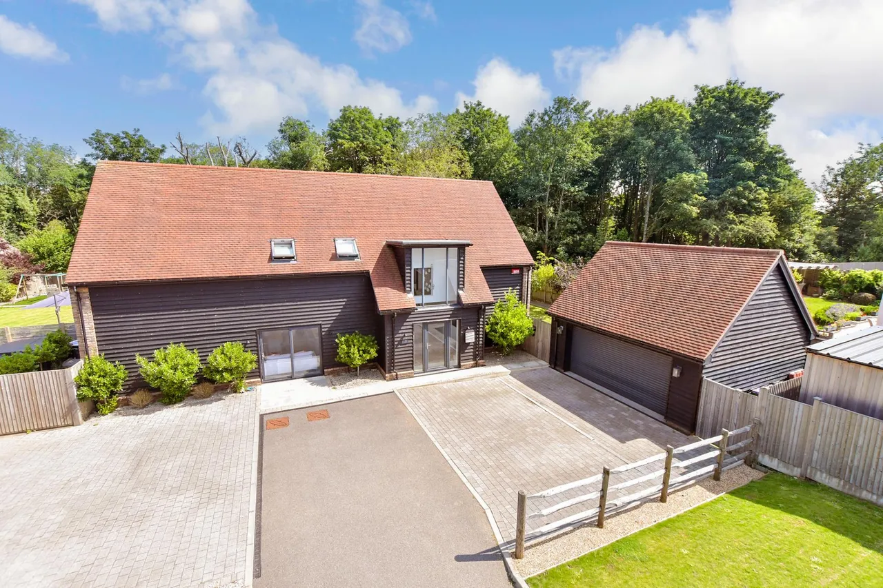4 bed house for sale, Windmill Close, Hawkinge, CT18