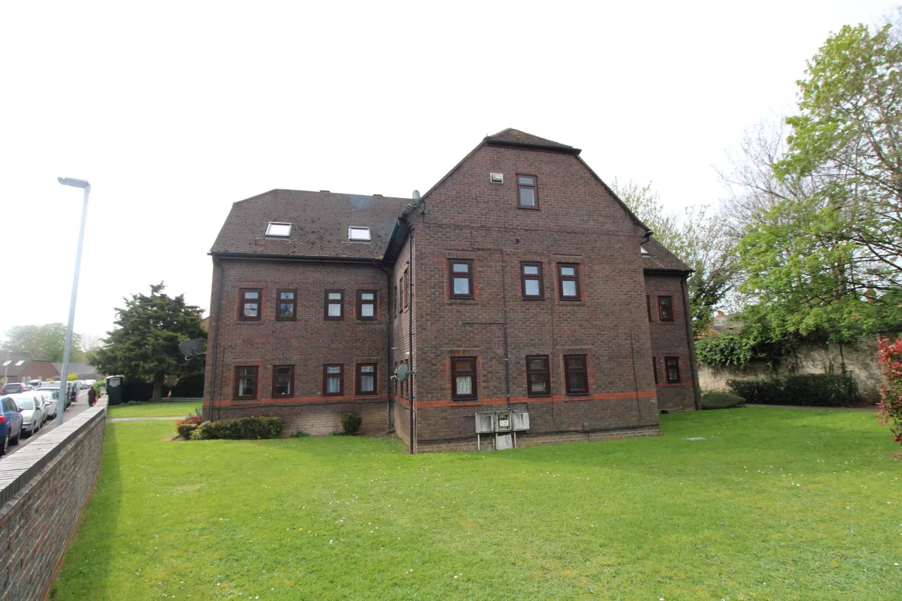Brock Gardens, Reading, RG30, photo 8