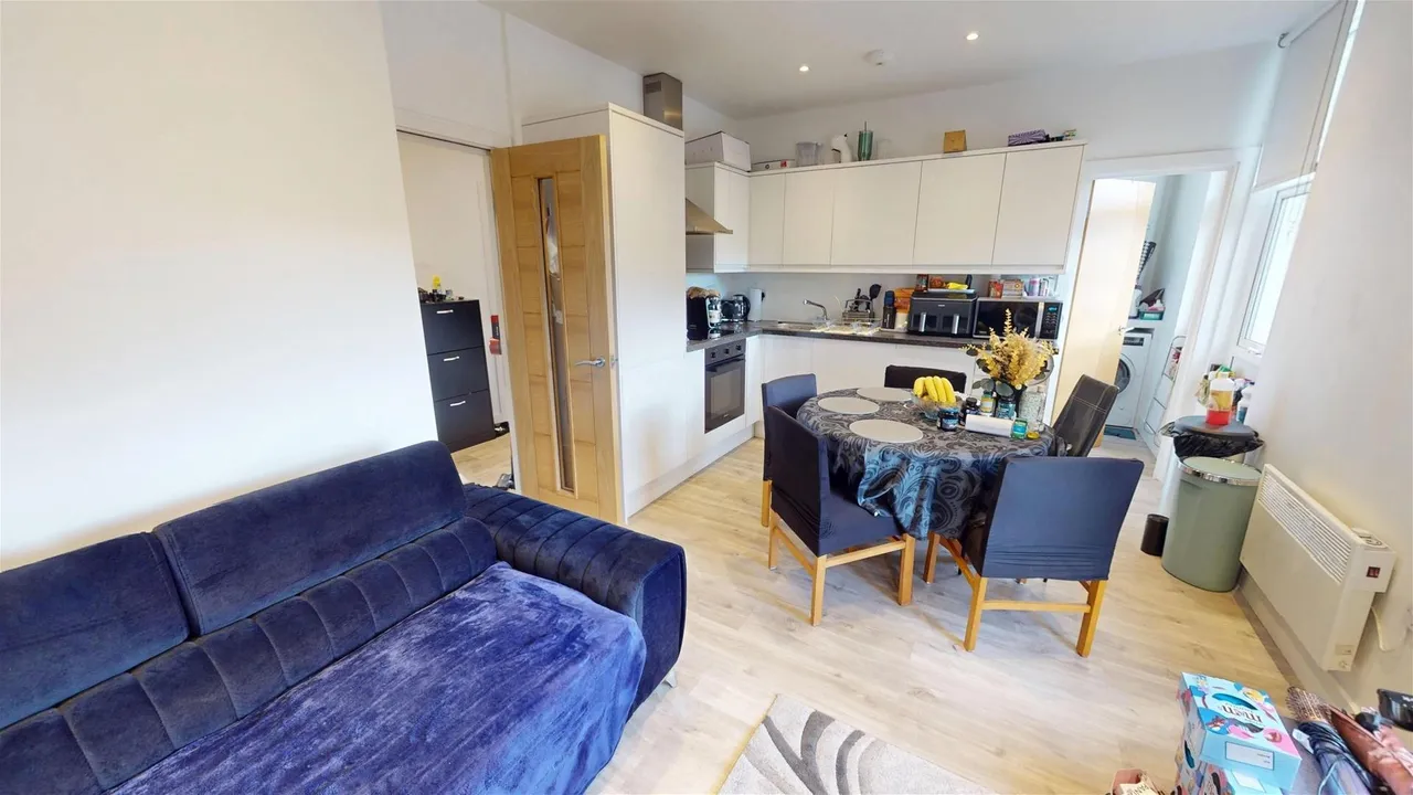 2 bed flat for sale — Brighton Road, Horsham, West Sussex RH13 5BU