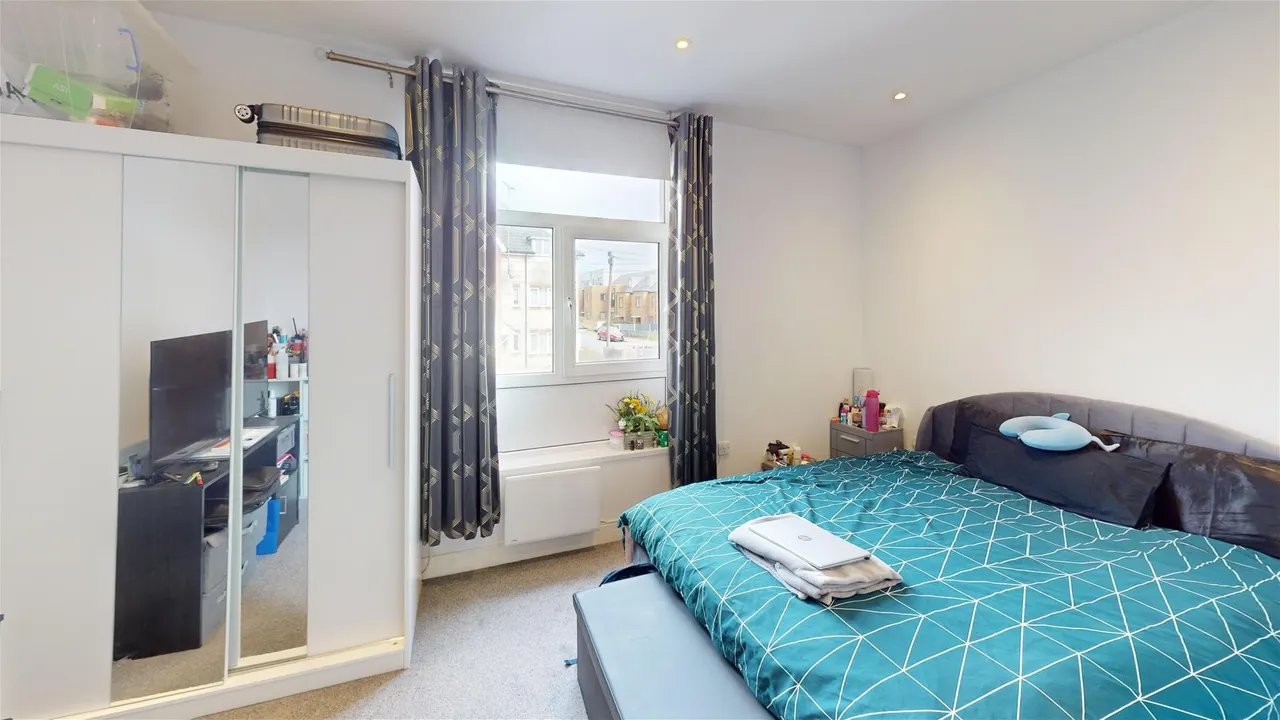Brighton Road, Horsham, West Sussex RH13 5BU, photo 3