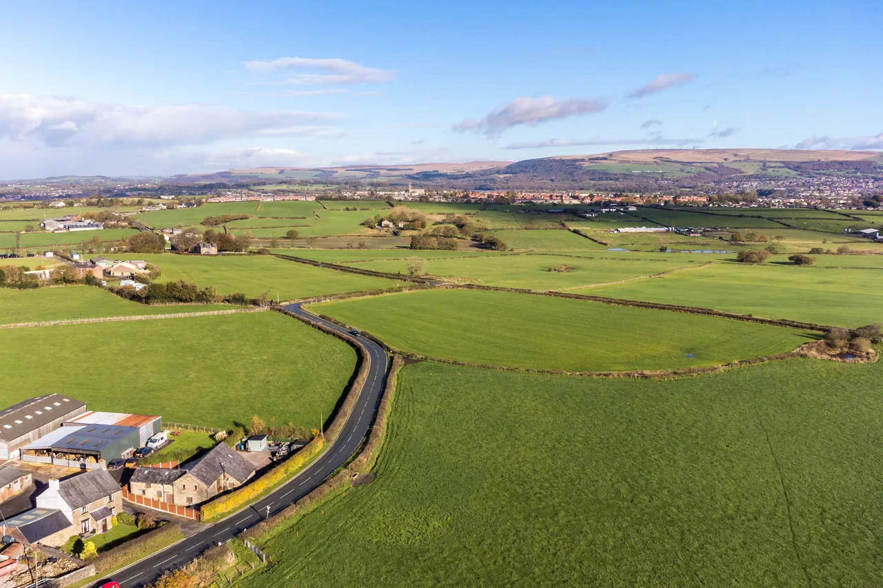 Meadow Pit Lane, Haigh, WN2, photo 26