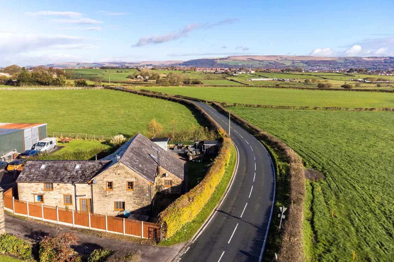 Meadow Pit Lane, Haigh, WN2, photo 27