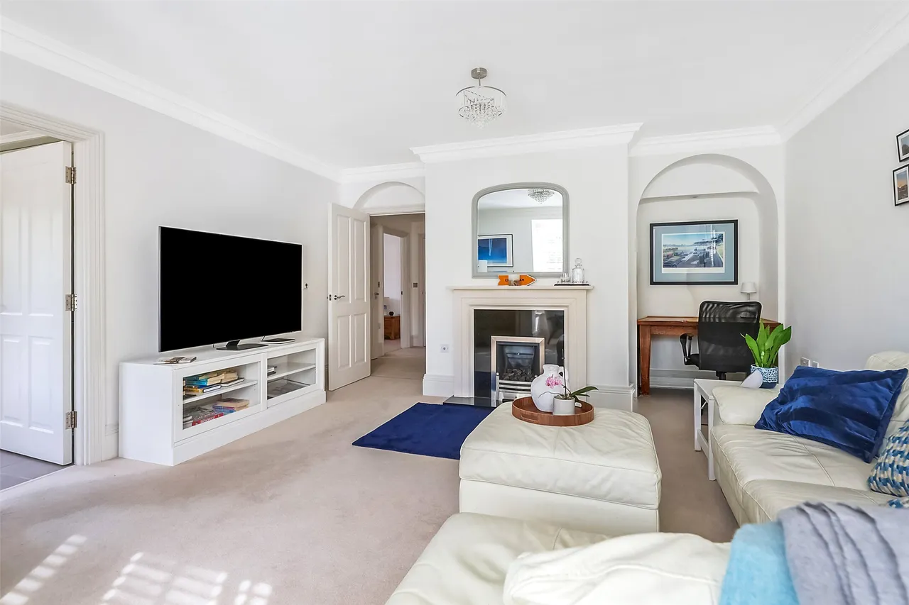 The Grove, Effingham, KT24, photo 6