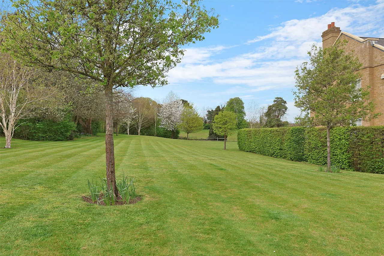 The Grove, Effingham, KT24, photo 11