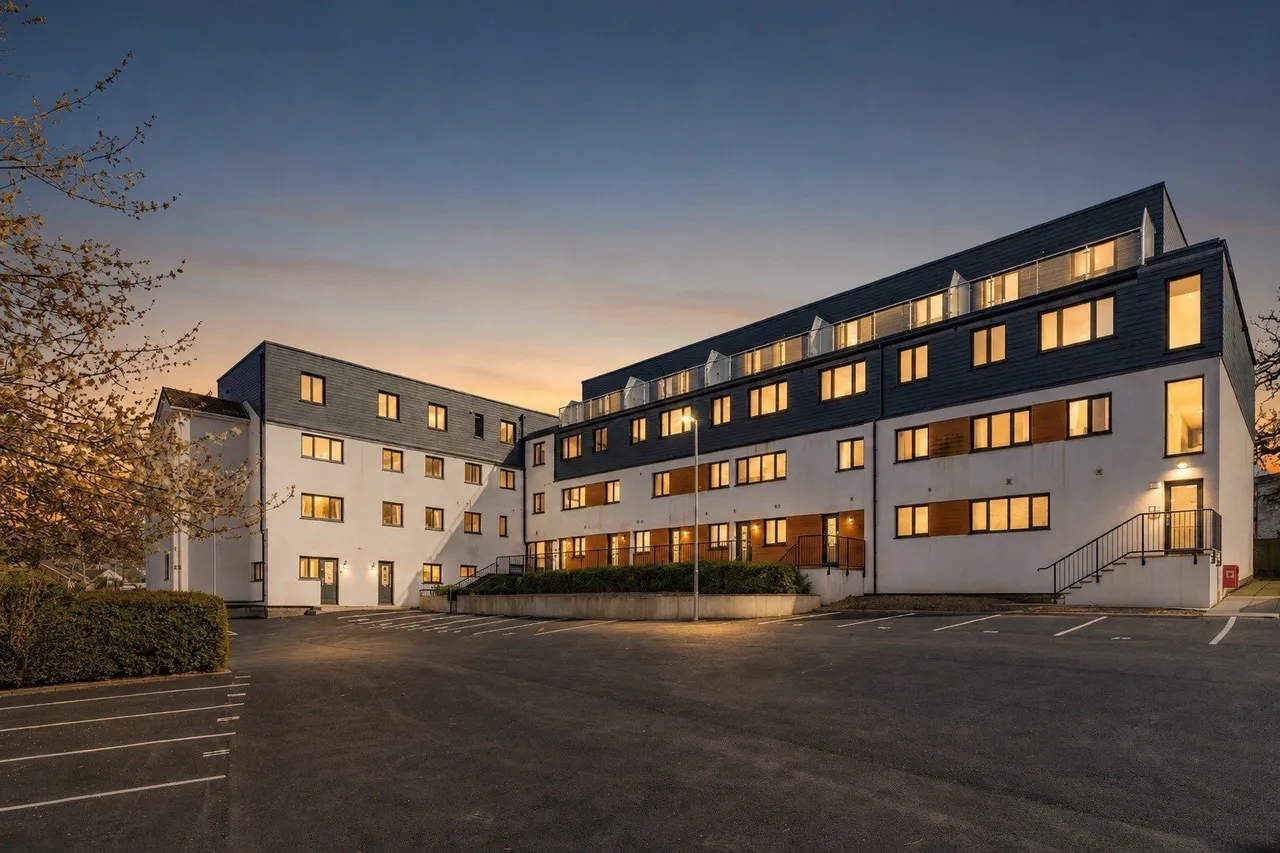 2 bed flat for sale, Parkers Close, Totnes, TQ9