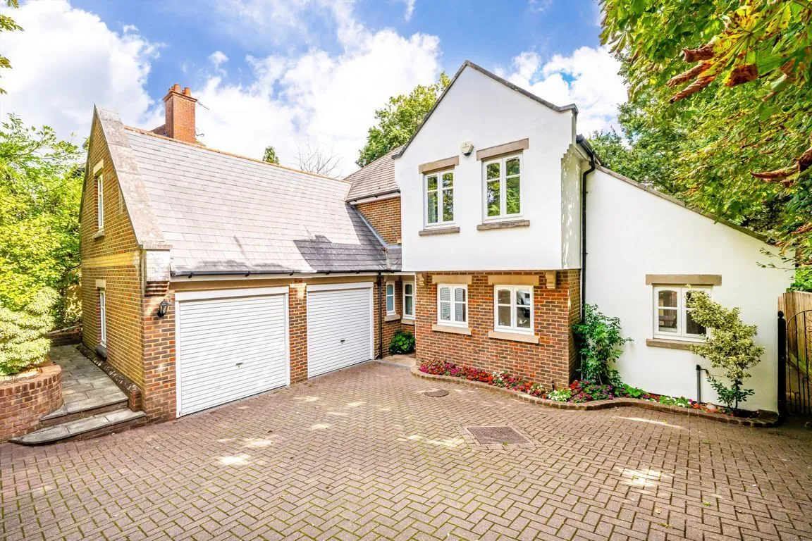 5 bed house to rent, Hanger Hill, Weybridge, KT13