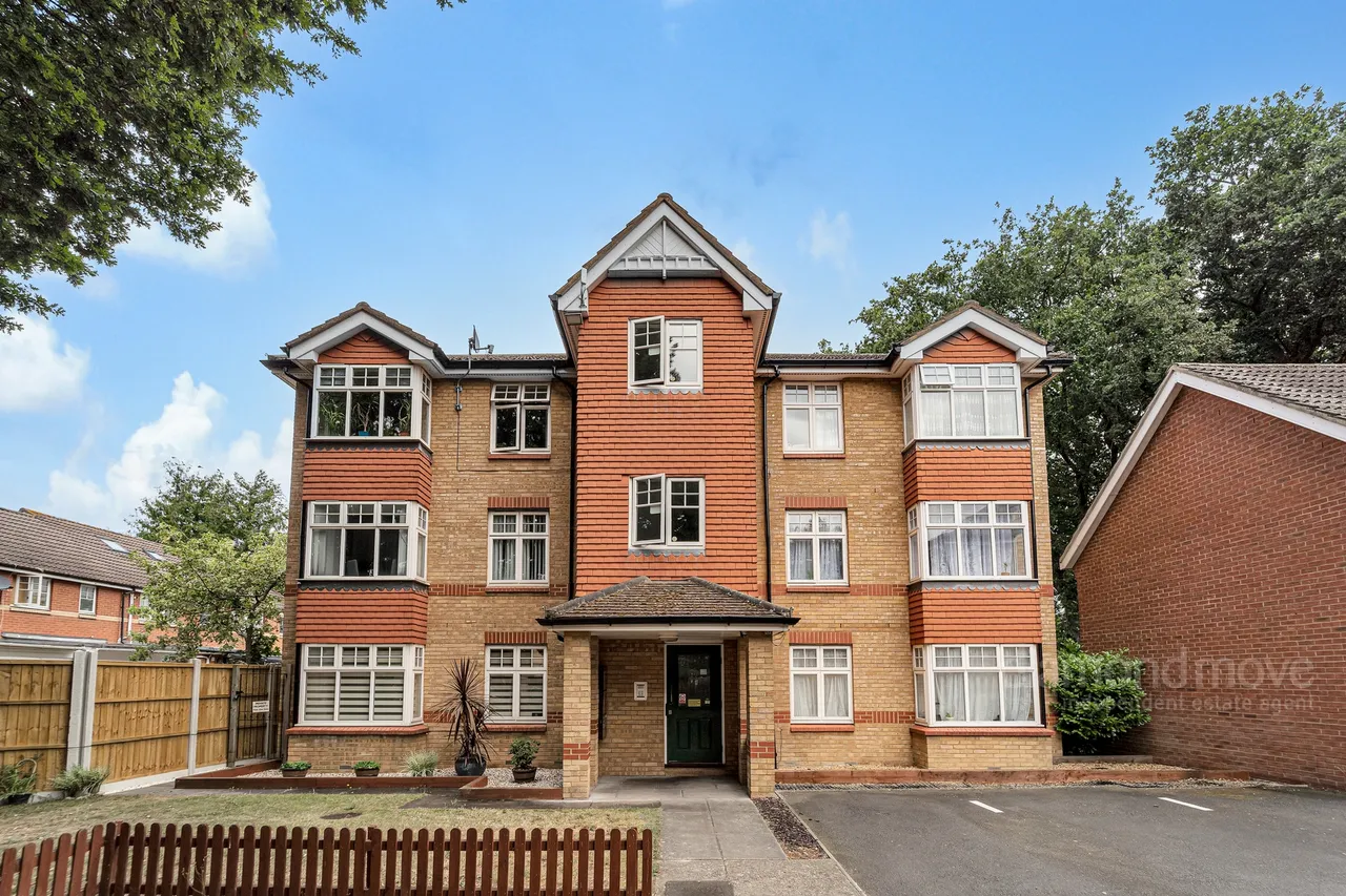 Avondale Gardens, Hounslow, TW4 5EU, photo 10