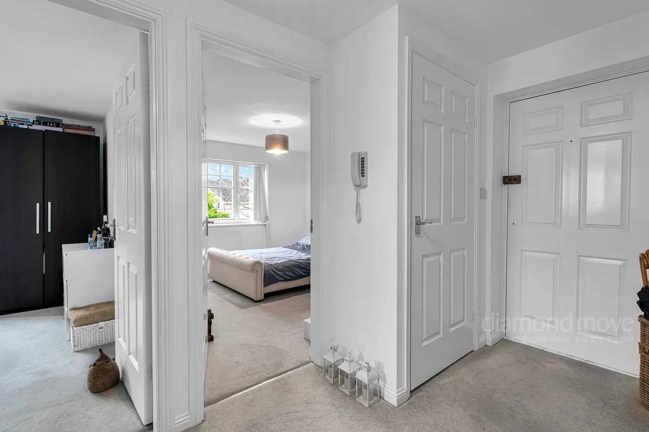 Avondale Gardens, Hounslow, TW4 5EU, photo 6