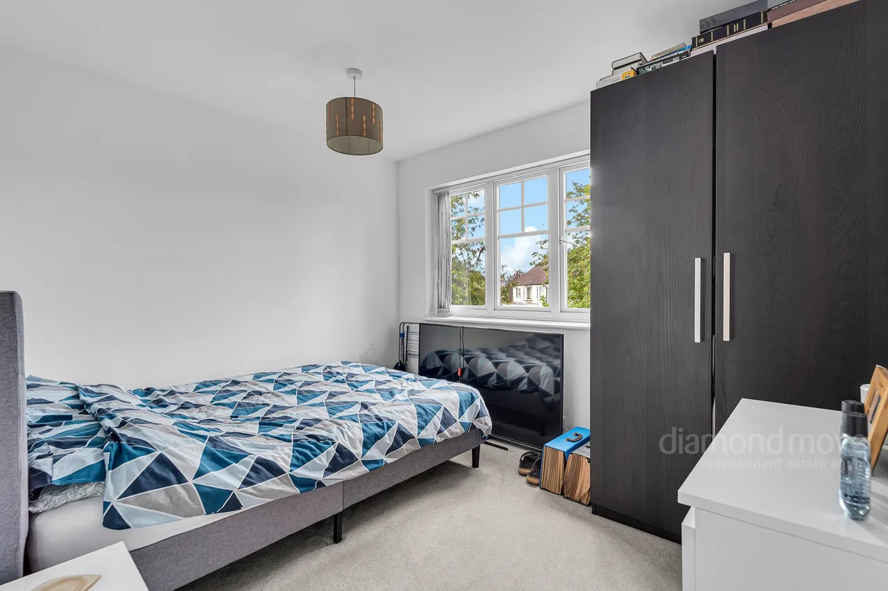 Avondale Gardens, Hounslow, TW4 5EU, photo 9
