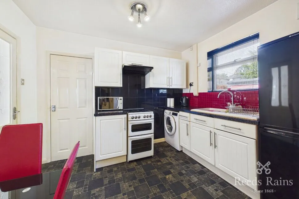 Snapethorpe Crescent, Wakefield, WF2, photo 10