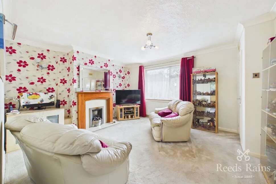 Snapethorpe Crescent, Wakefield, WF2, photo 2