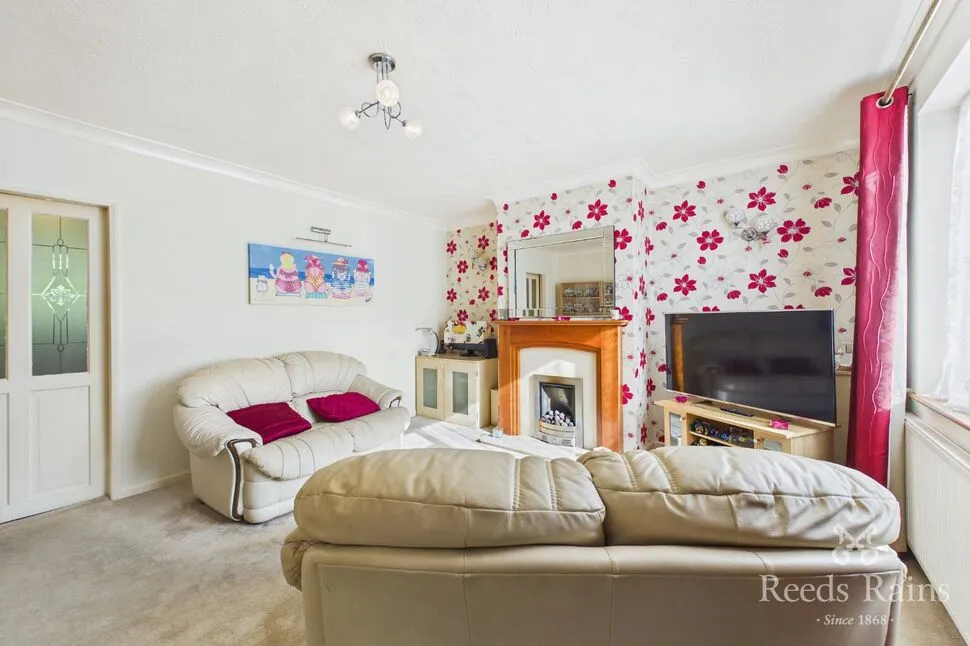 Snapethorpe Crescent, Wakefield, WF2, photo 9