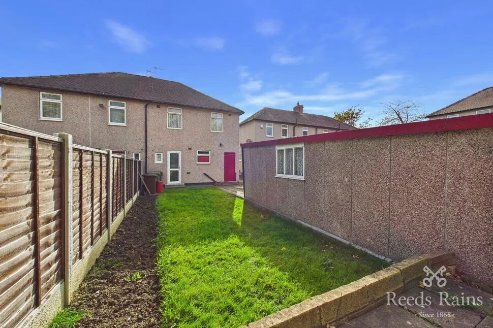 Snapethorpe Crescent, Wakefield, WF2, photo 11