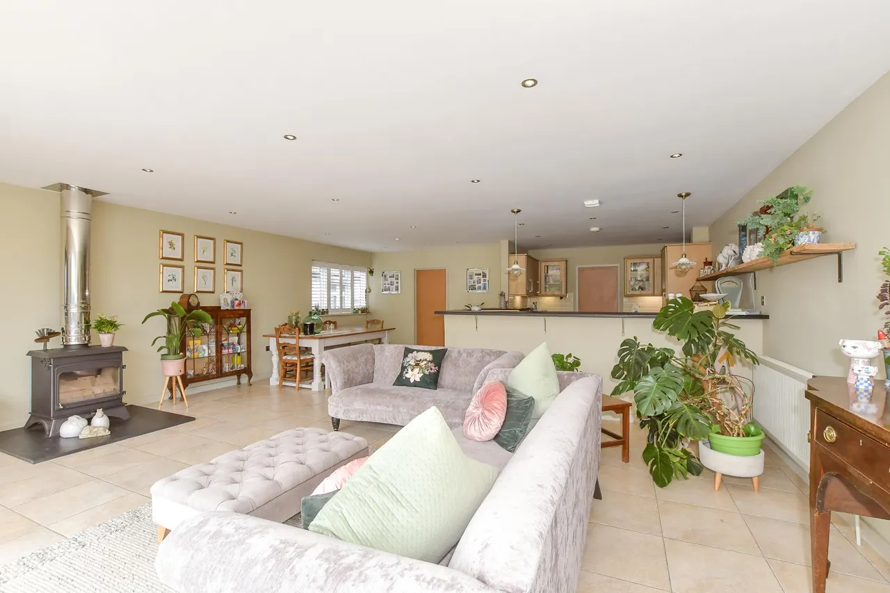 St Mary's Grove, Seasalter, CT5, photo 3