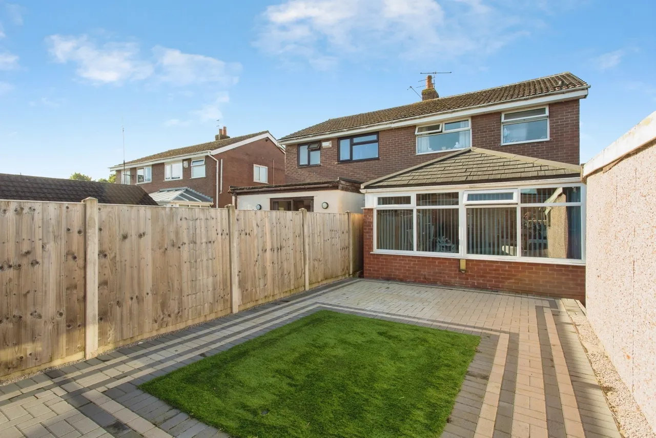 Lowther Crescent, Leyland, PR26, photo 14