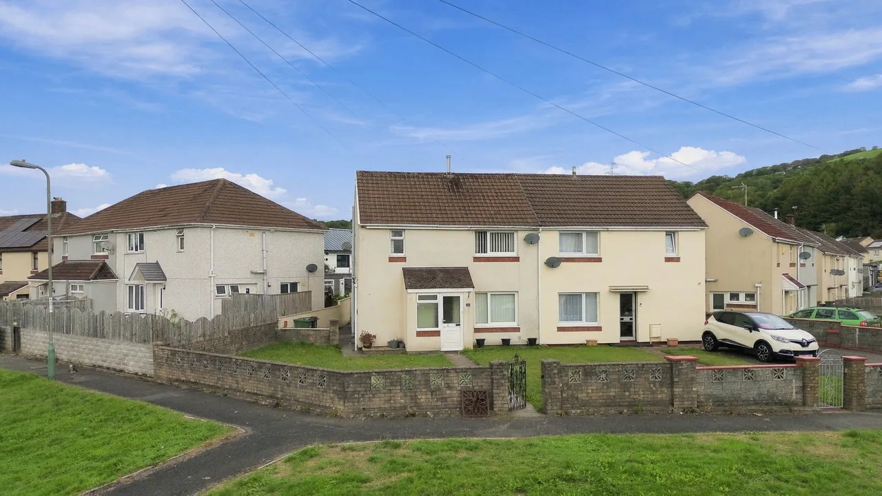 3 bed house for sale, The Bryn, Caerphilly, CF83