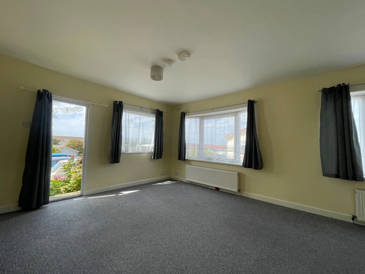 1 bed park home to rent — South Coast Road, PEACEHAVEN