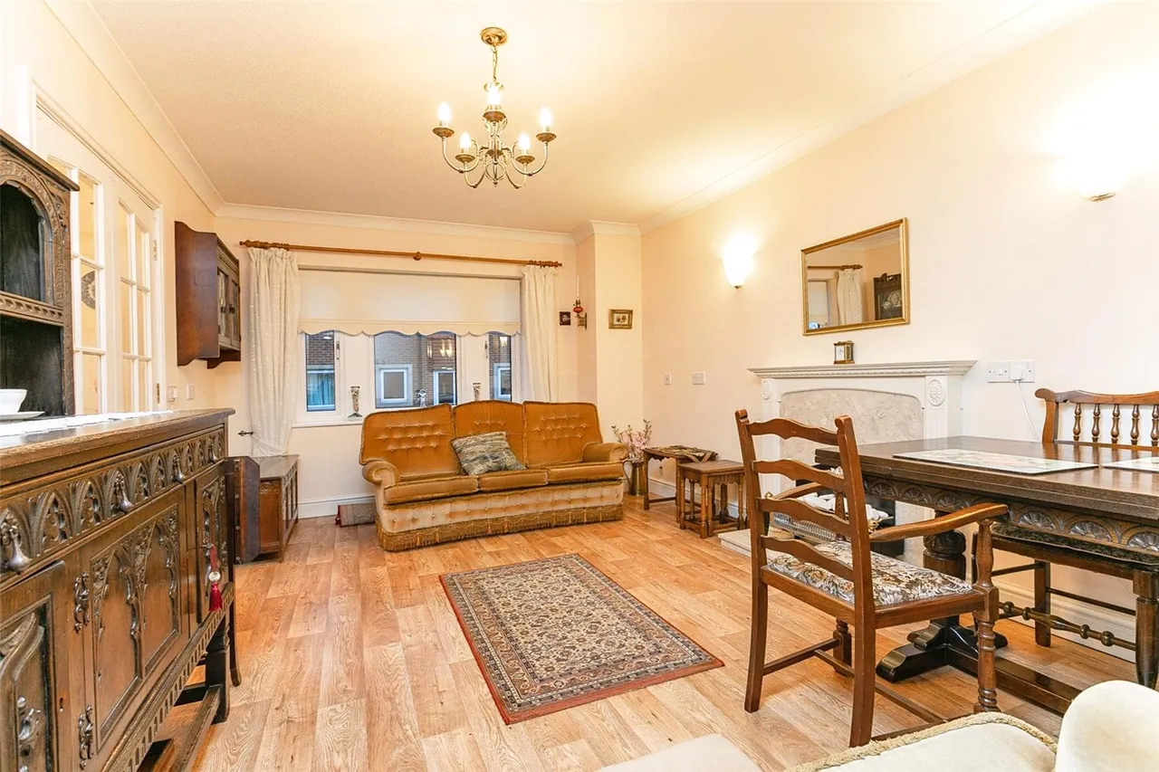 Alma Road, Reigate, RH2, photo 2