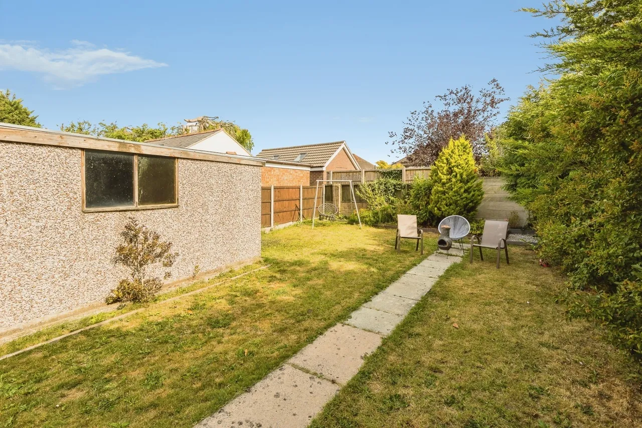 Ffordd Maelor, Wrexham, LL12, photo 15