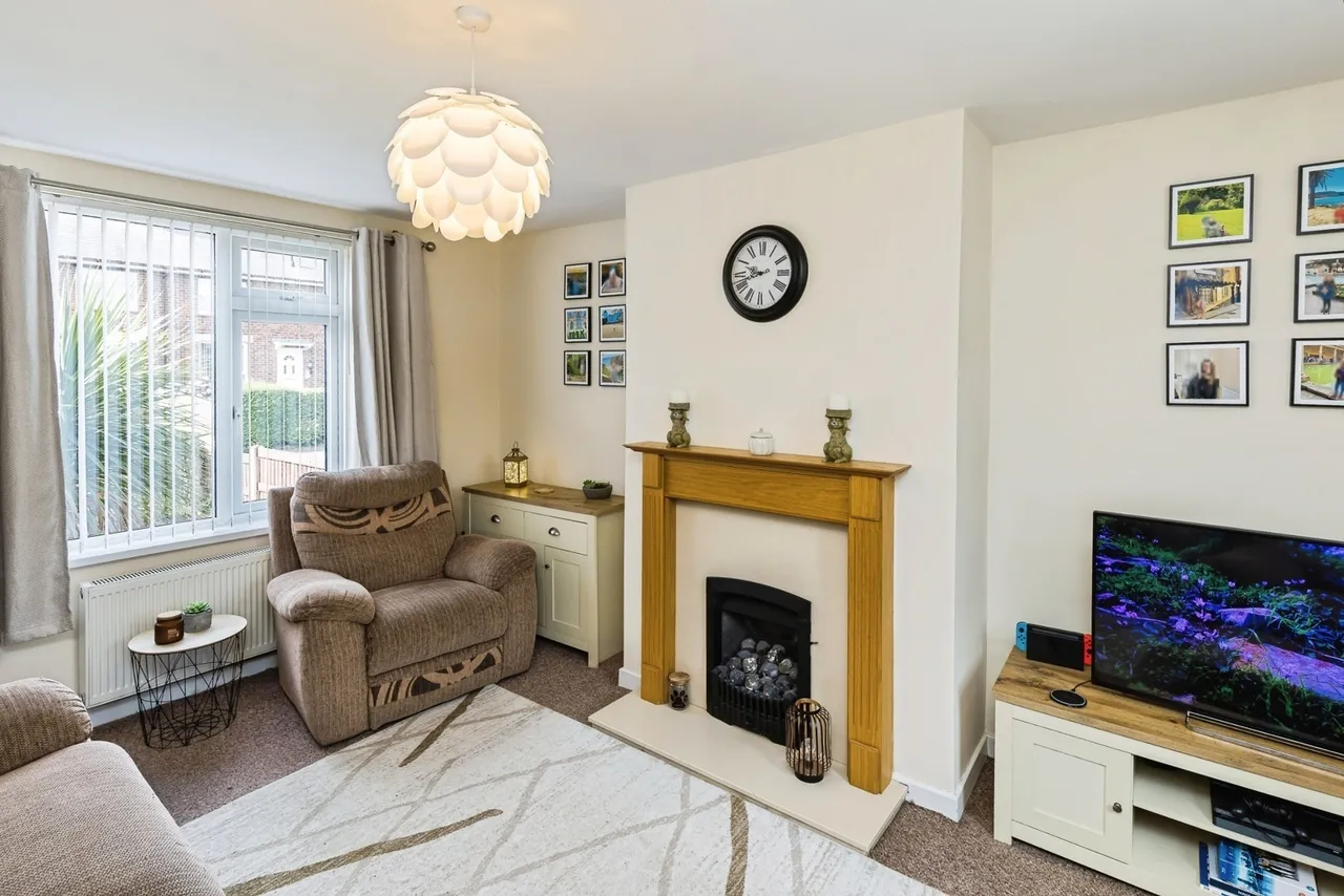 Ffordd Maelor, Wrexham, LL12, photo 5