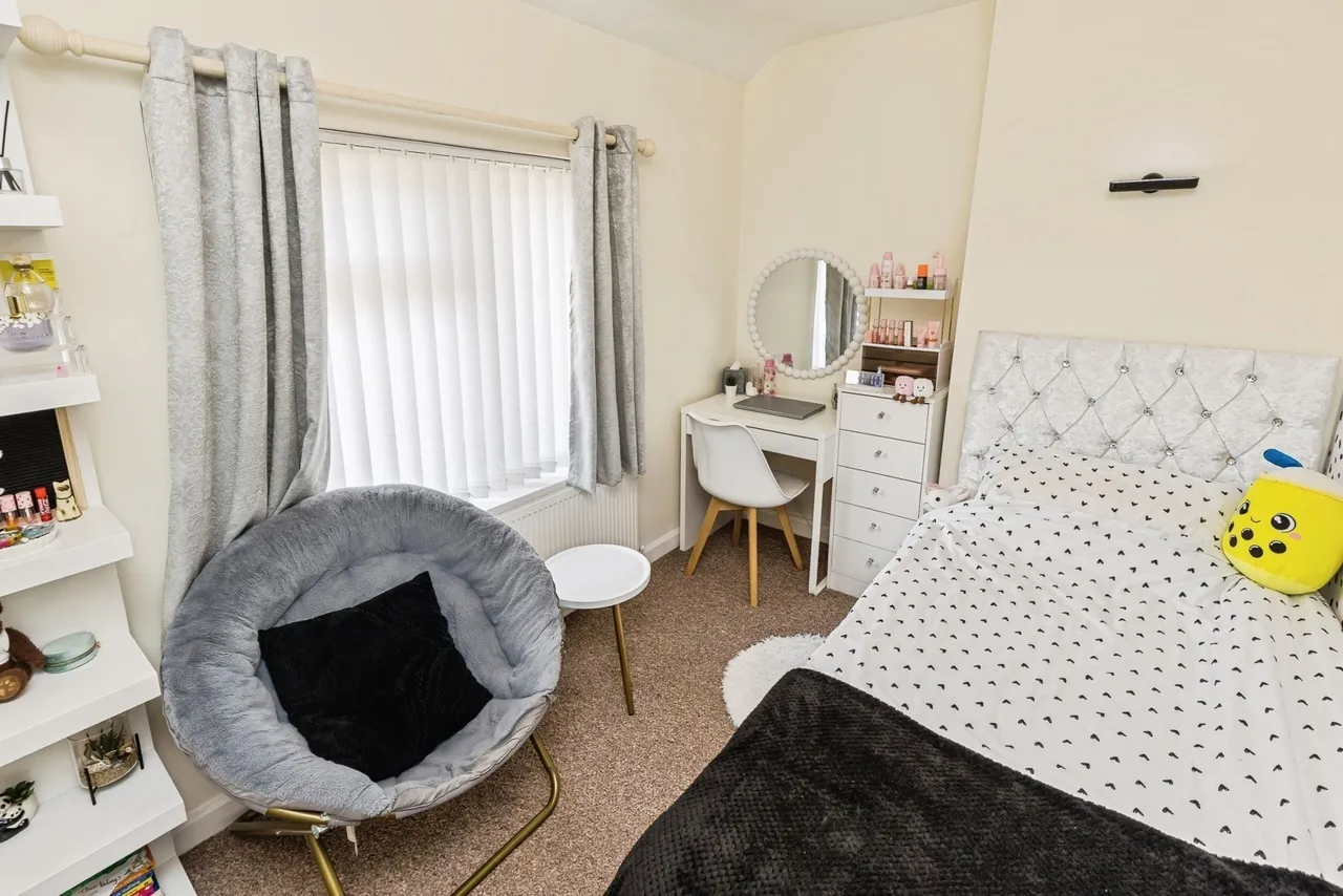 Ffordd Maelor, Wrexham, LL12, photo 11