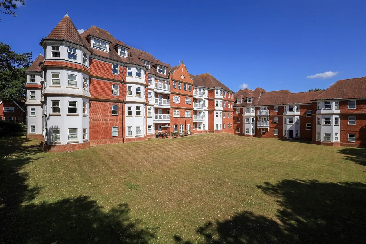 St. Annes Road, Eastbourne, BN21, photo 16