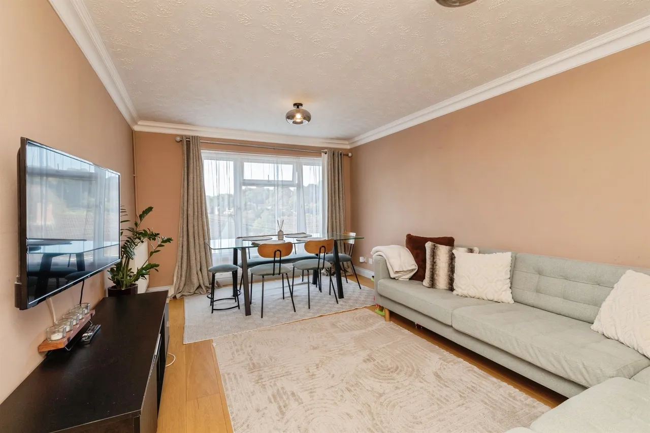 Whitemore Court, Batheaston, BA1, photo 4