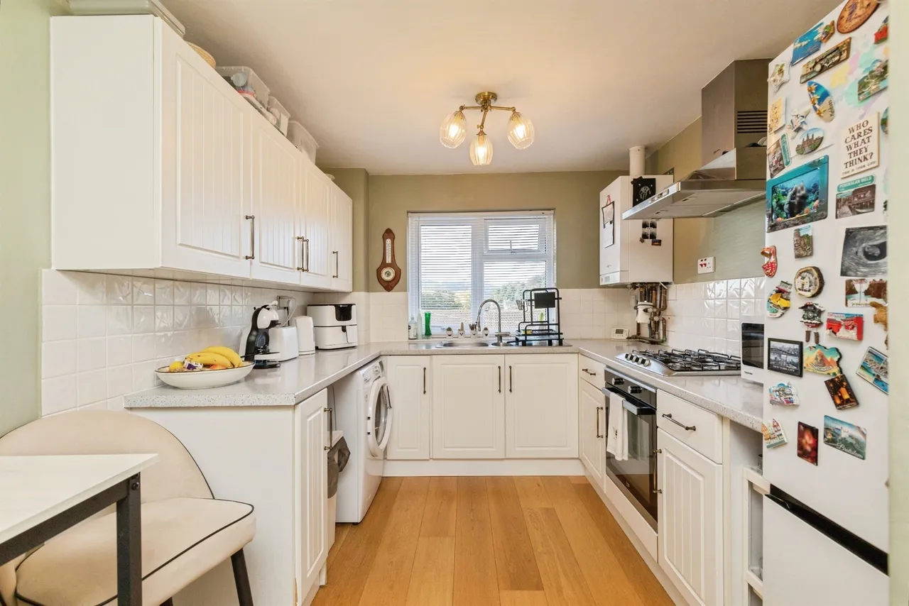 Whitemore Court, Batheaston, BA1, photo 9
