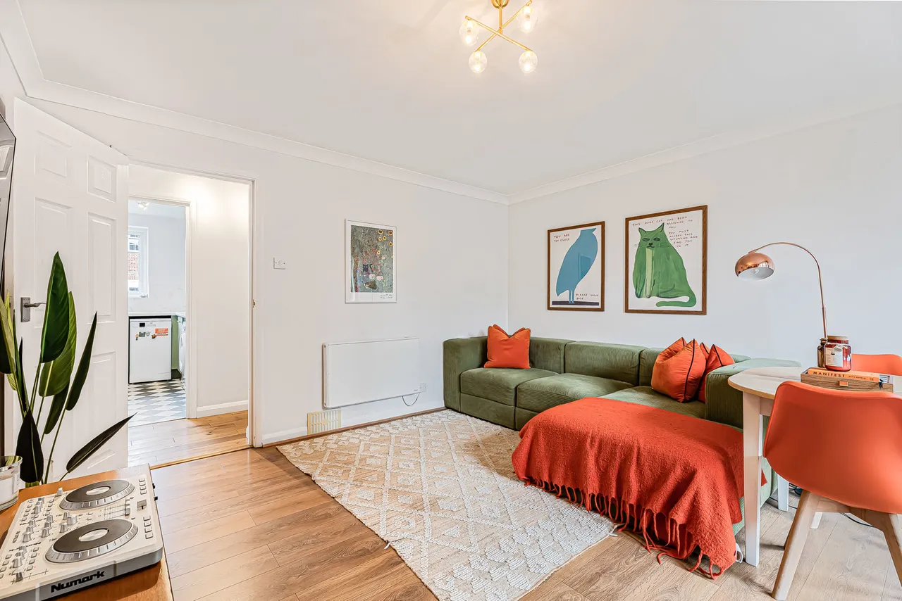 Kingfisher Drive, Staines-upon-Thames, TW18, photo 6