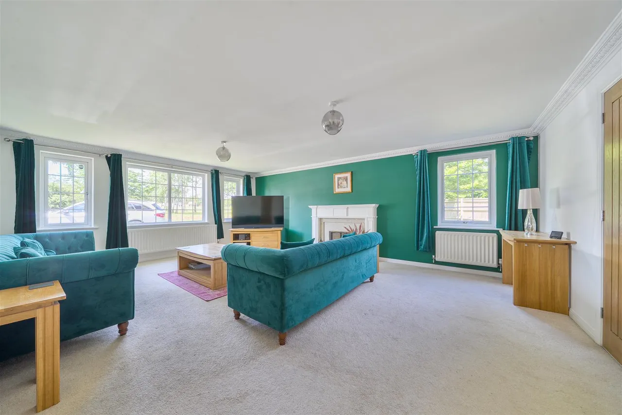 Skylark Meadows, Whiteley, photo 3