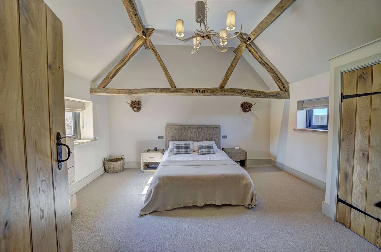 Wood Bevington Farm Barns, Wood Bevington, Alcester, Warwickshire, B49 5LX, photo 5